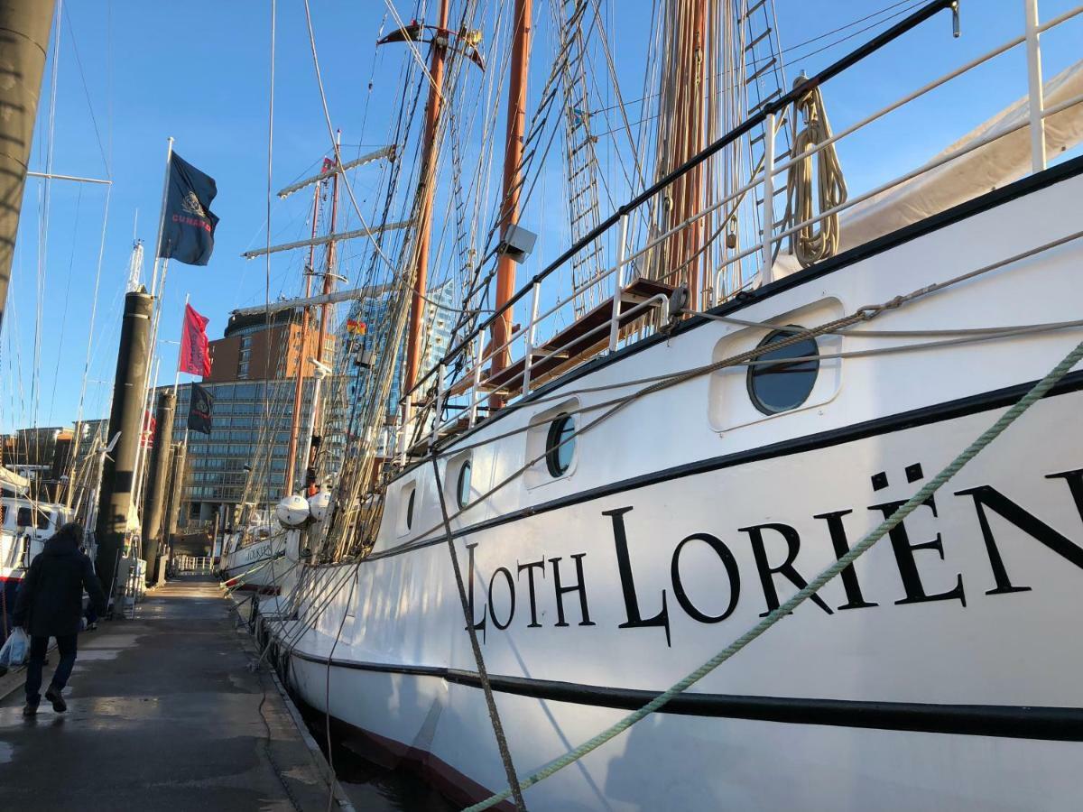 Hotel Segelschiff Loth Lorien Hamburg Exterior foto
