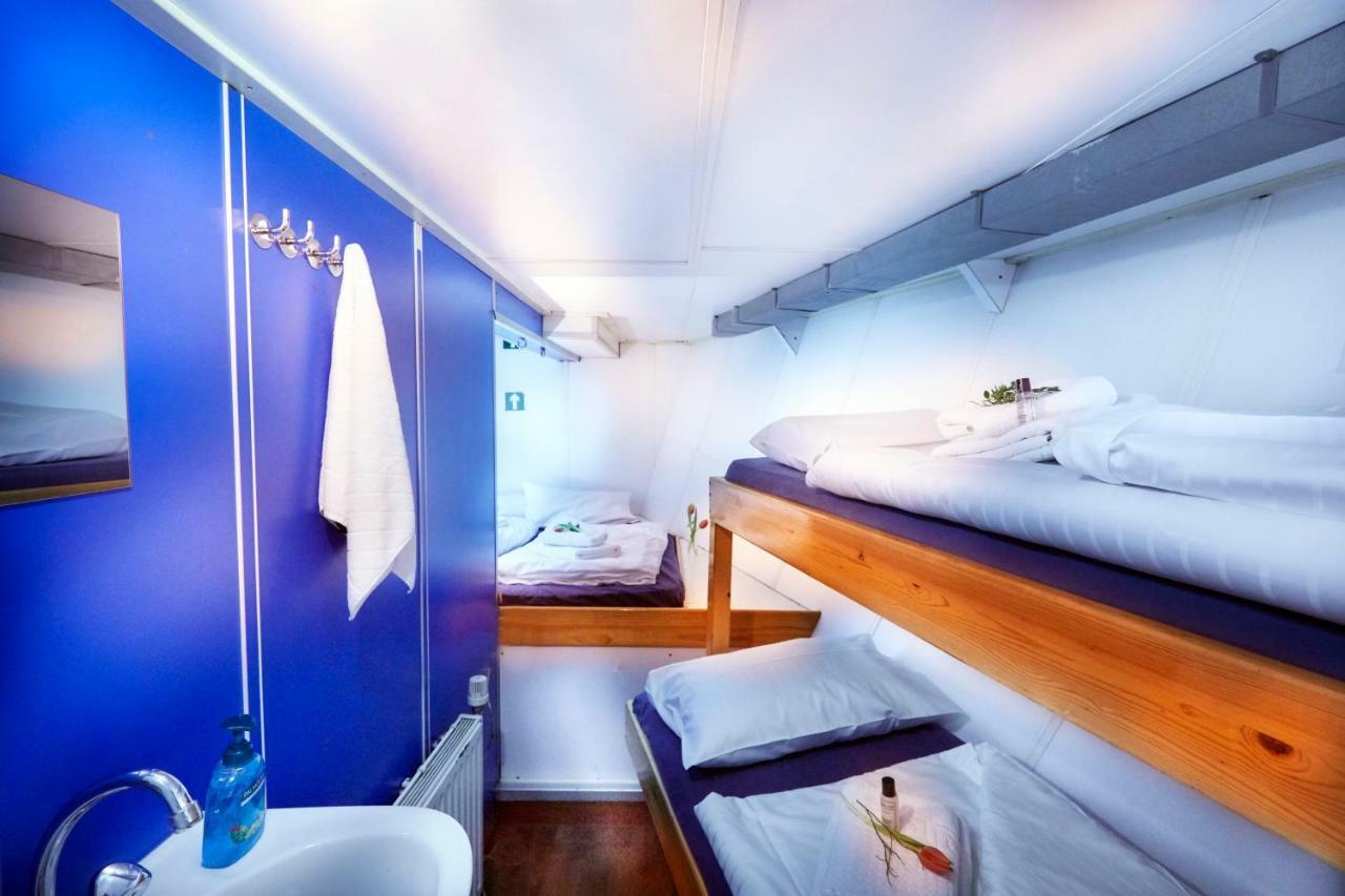 Hotel Segelschiff Loth Lorien Hamburg Exterior foto